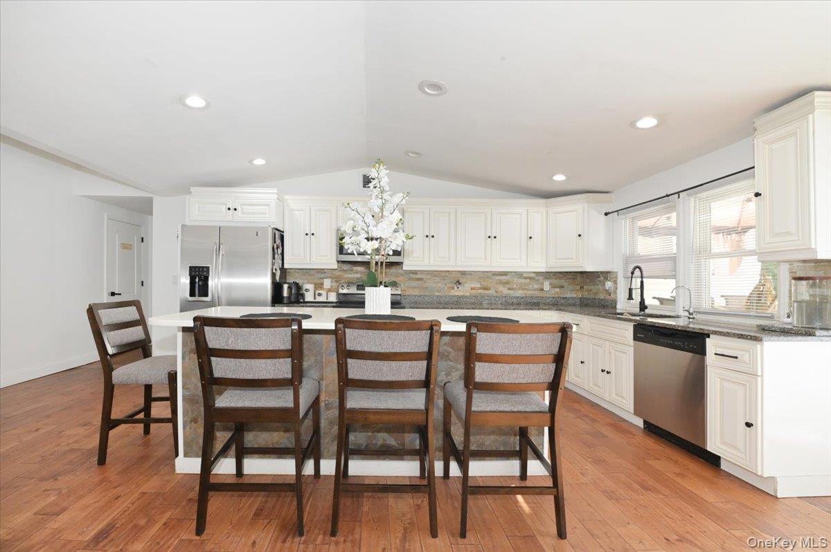 #10 photo, 62 Bayside Avenue, Саффолк ‖ Amityville , NY 11701