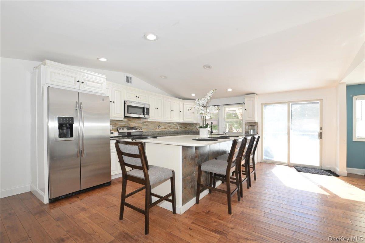 #11 photo, 62 Bayside Avenue, Саффолк ‖ Amityville , NY 11701