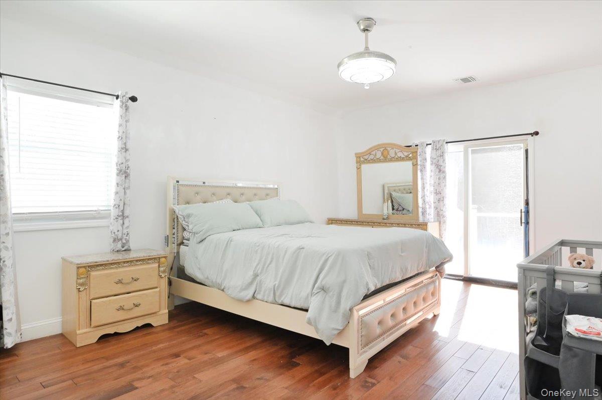 #13 photo, 62 Bayside Avenue, Саффолк ‖ Amityville , NY 11701