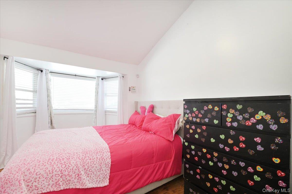 #17 photo, 62 Bayside Avenue, Саффолк ‖ Amityville , NY 11701