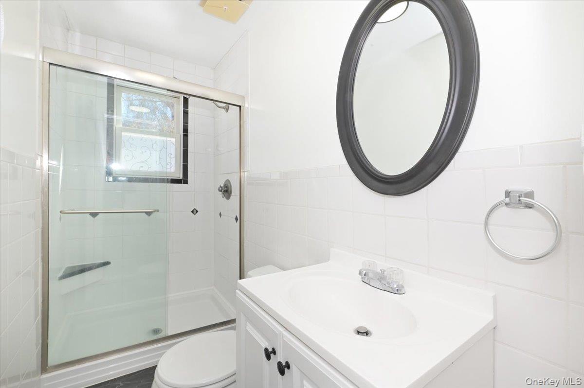 #19 photo, 62 Bayside Avenue, Саффолк ‖ Amityville , NY 11701