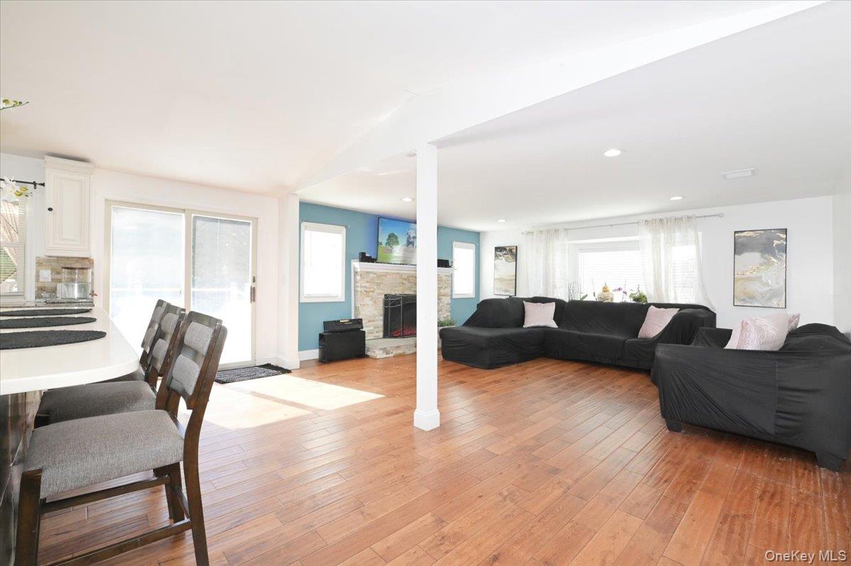 #6 photo, 62 Bayside Avenue, Саффолк ‖ Amityville , NY 11701