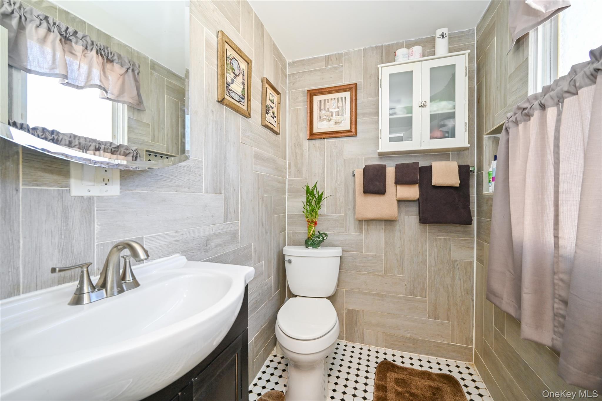 #17 photo, 21 Dikeman Street, Hempstead , NY 11550