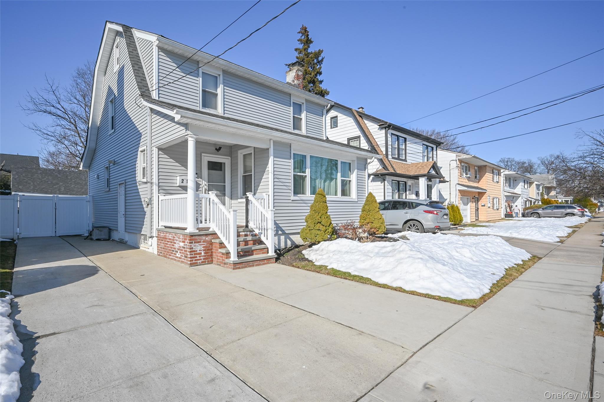 #2 photo, 21 Dikeman Street, Hempstead , NY 11550