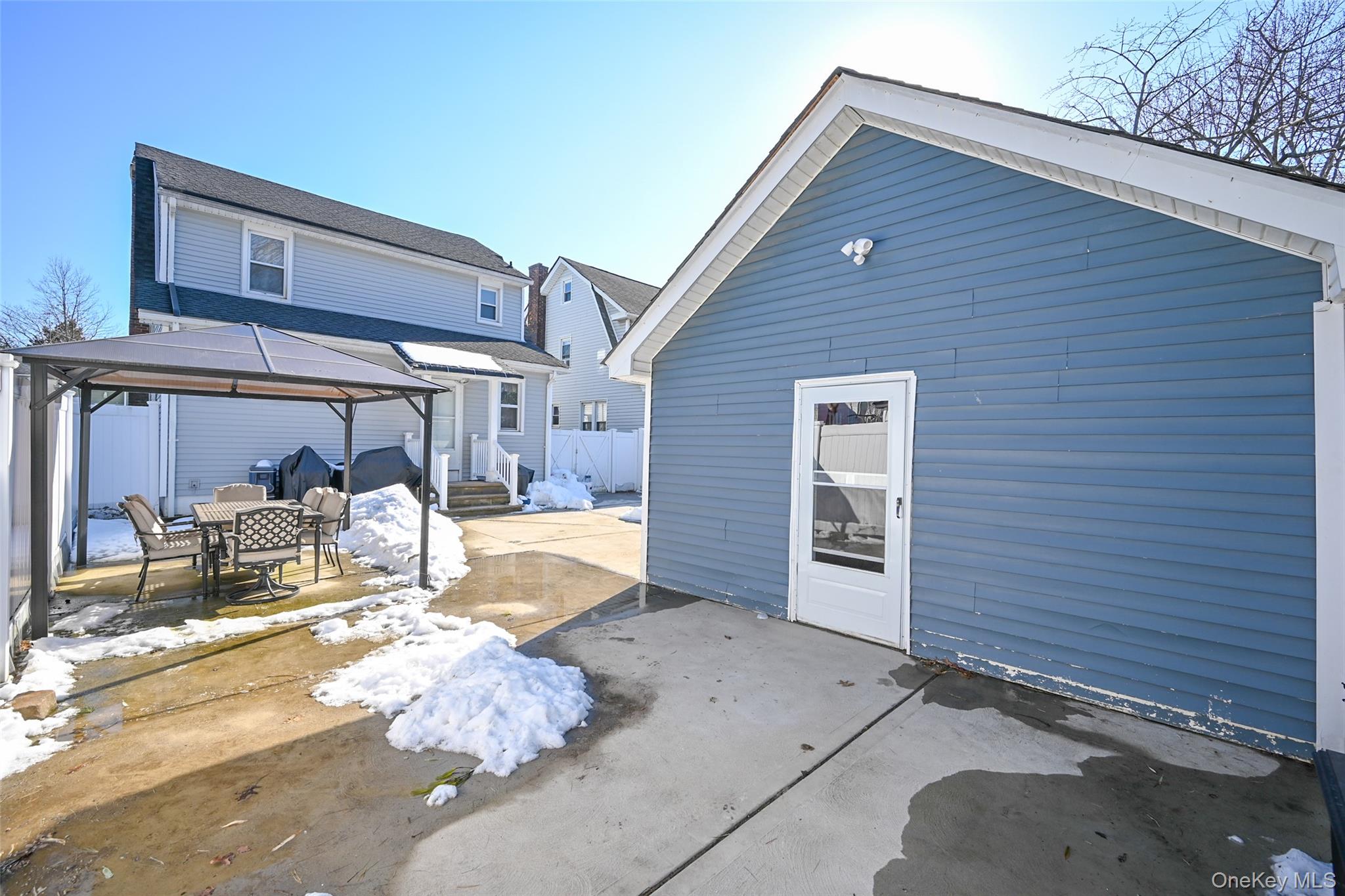 #3 photo, 21 Dikeman Street, Hempstead , NY 11550