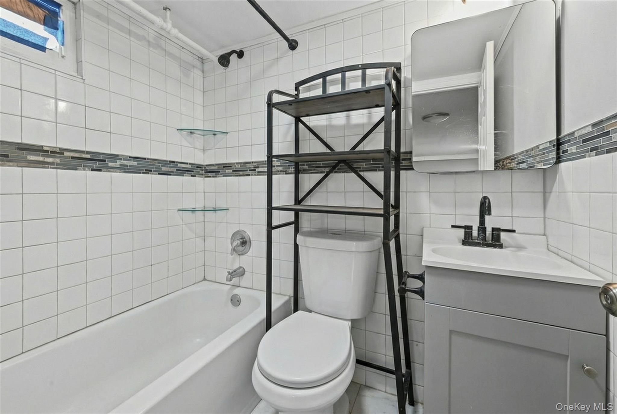 #11 photo, 1733 5th Avenue, 롱 아일랜드 Bay Shore , NY 11706