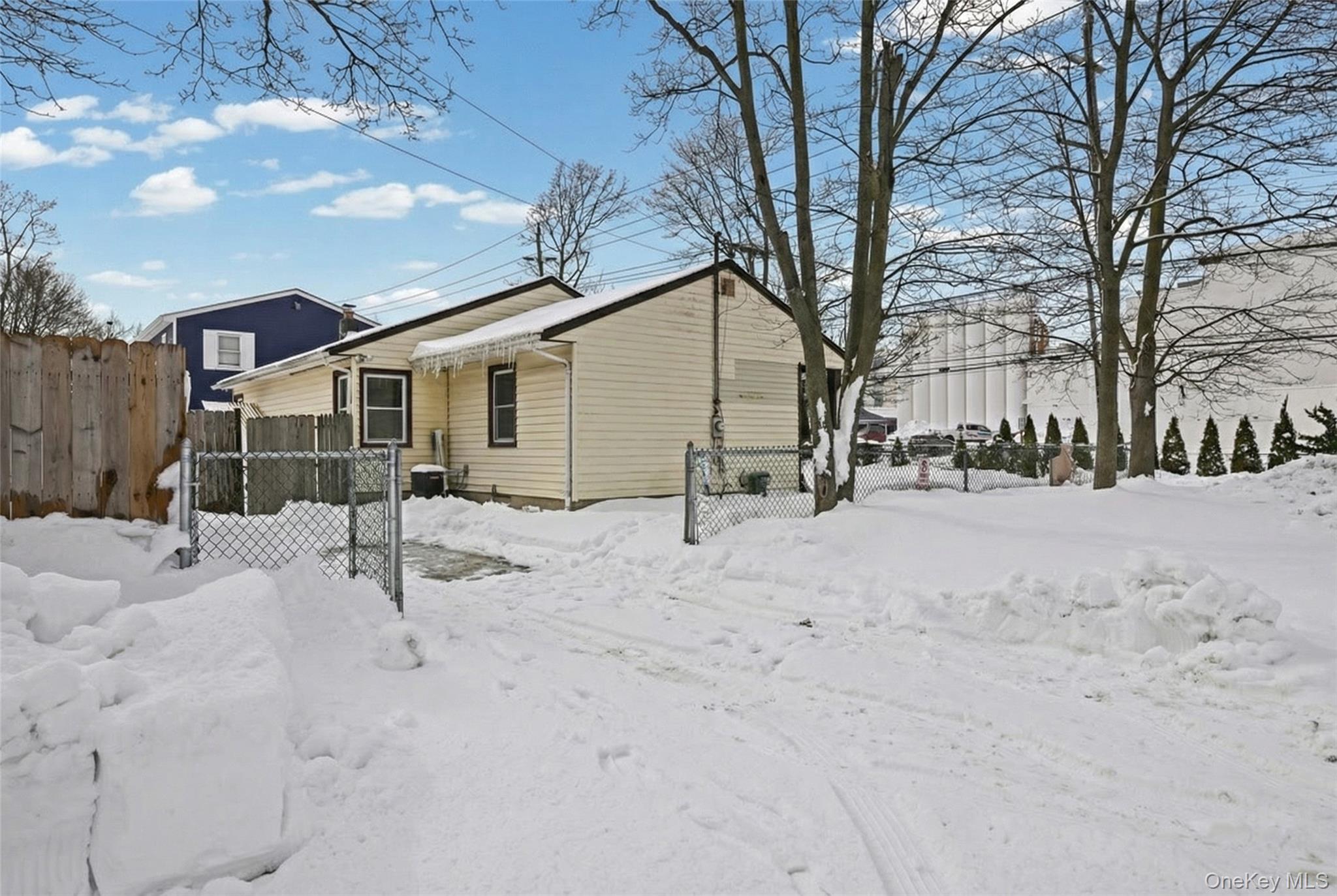 #2 photo, 1733 5th Avenue, 롱 아일랜드 Bay Shore , NY 11706