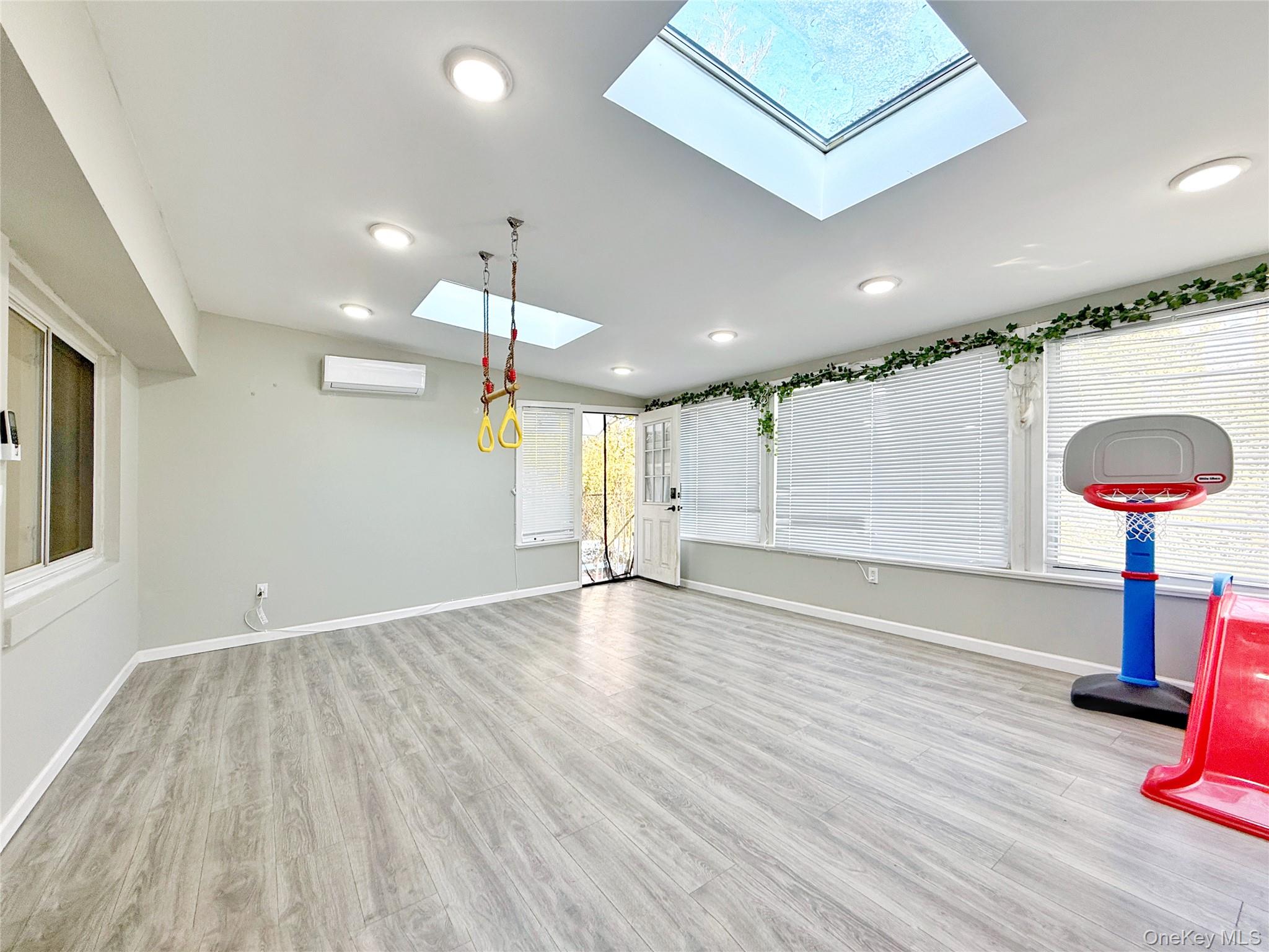 #11 photo, 14 Willets Drive, Syosset , NY 11791