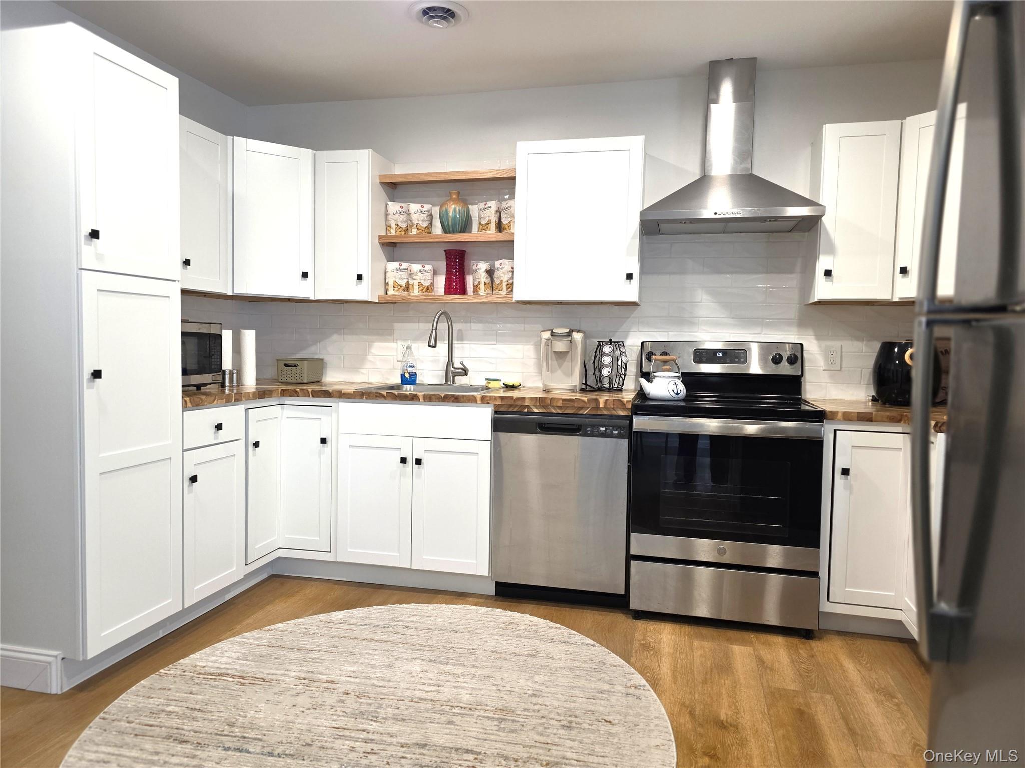 #11 photo, 90 West Market, Red Hook , NY 12571