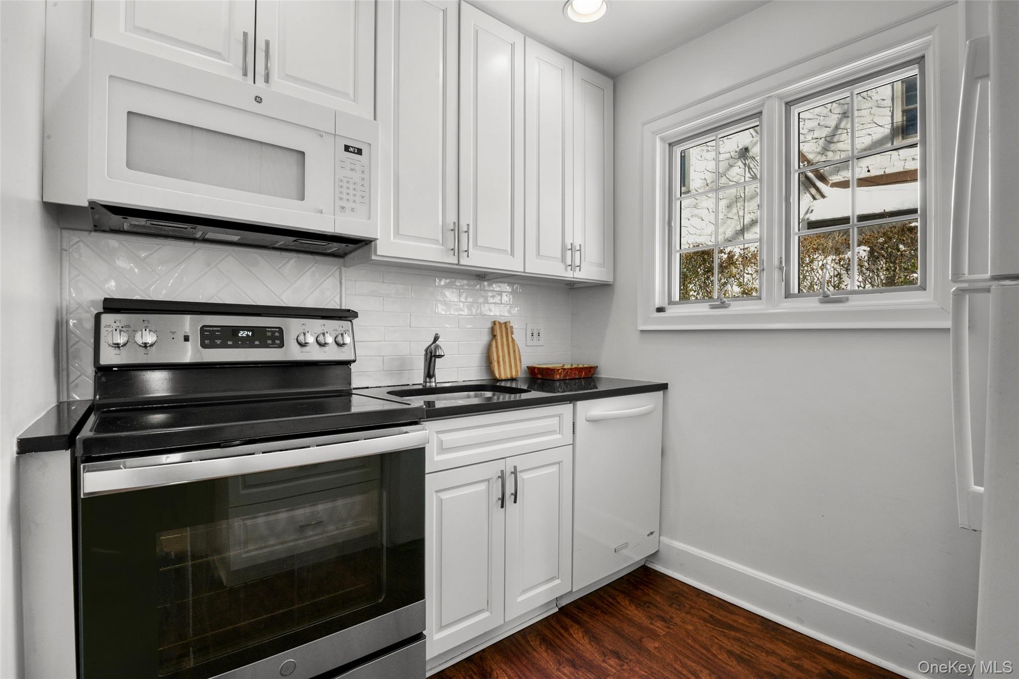 #9 photo, 1114 Washington Avenue, Pelham , NY 10803