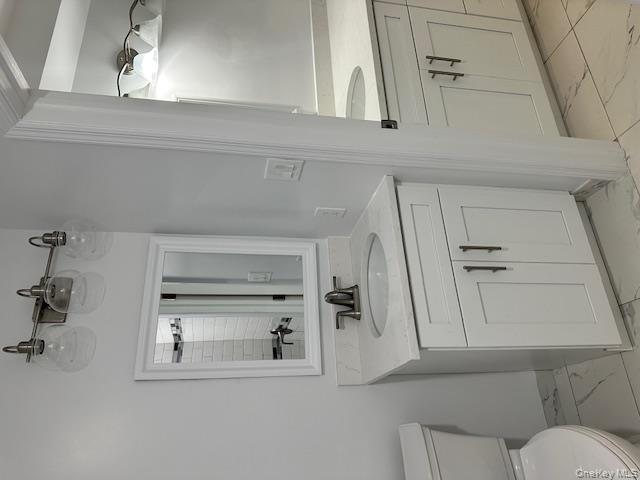 #4 photo, 5 Pointe Circle, 롱 아일랜드 Coram , NY 11727