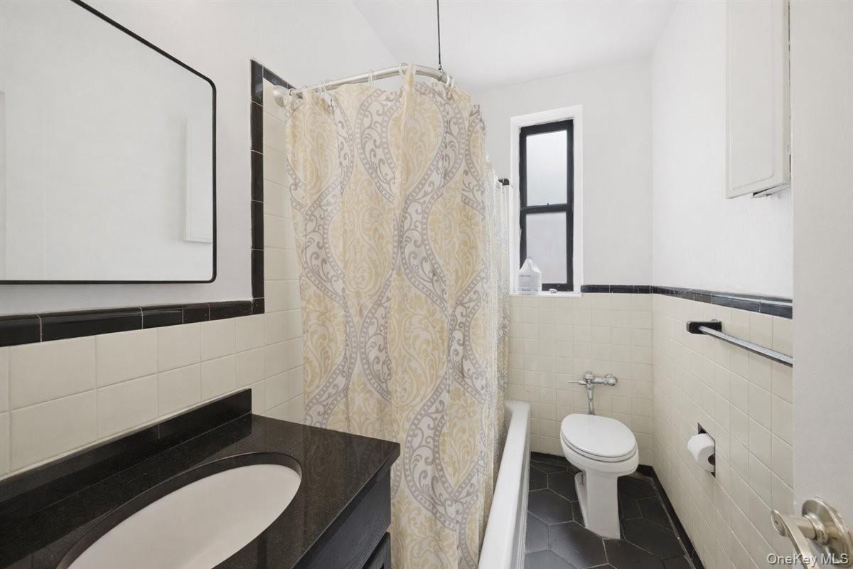 #13 photo, 2506 Davidson Avenue, Bronx , NY 10468