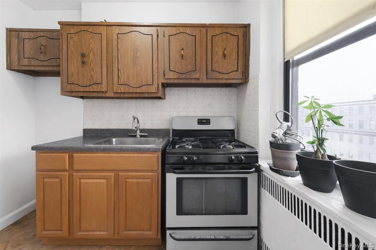 #6 photo, 2506 Davidson Avenue, Bronx , NY 10468