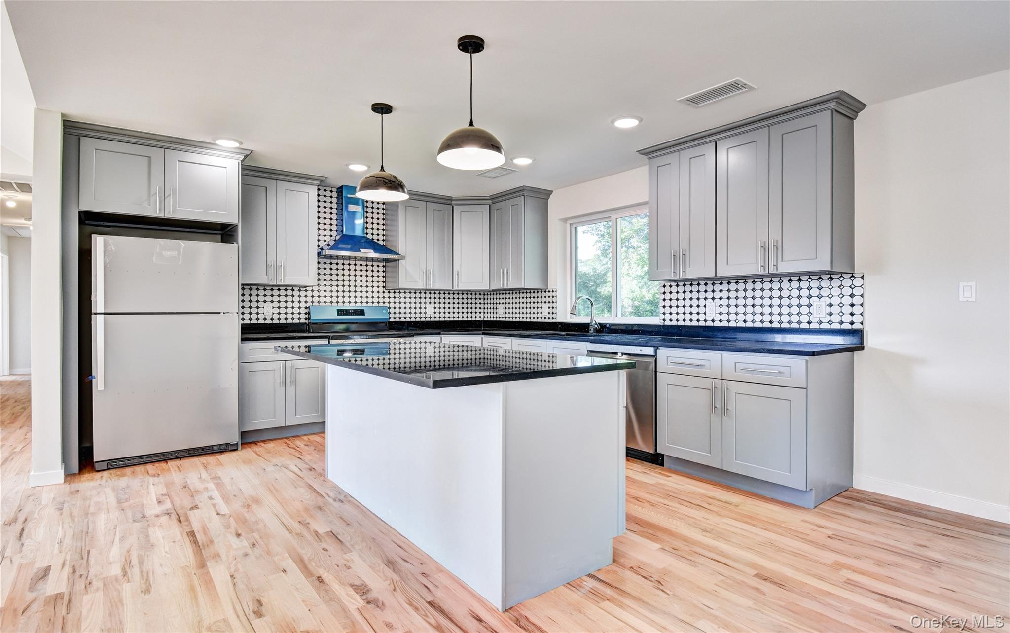 #6 photo, 9 Black Gum Court, Newburgh , NY 12550