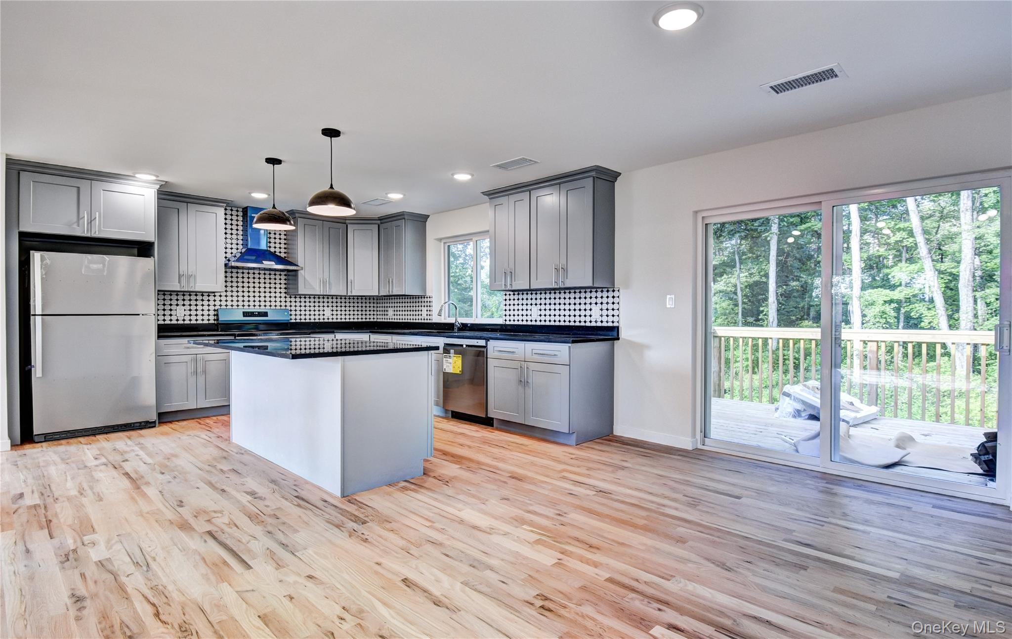 #7 photo, 9 Black Gum Court, Newburgh , NY 12550