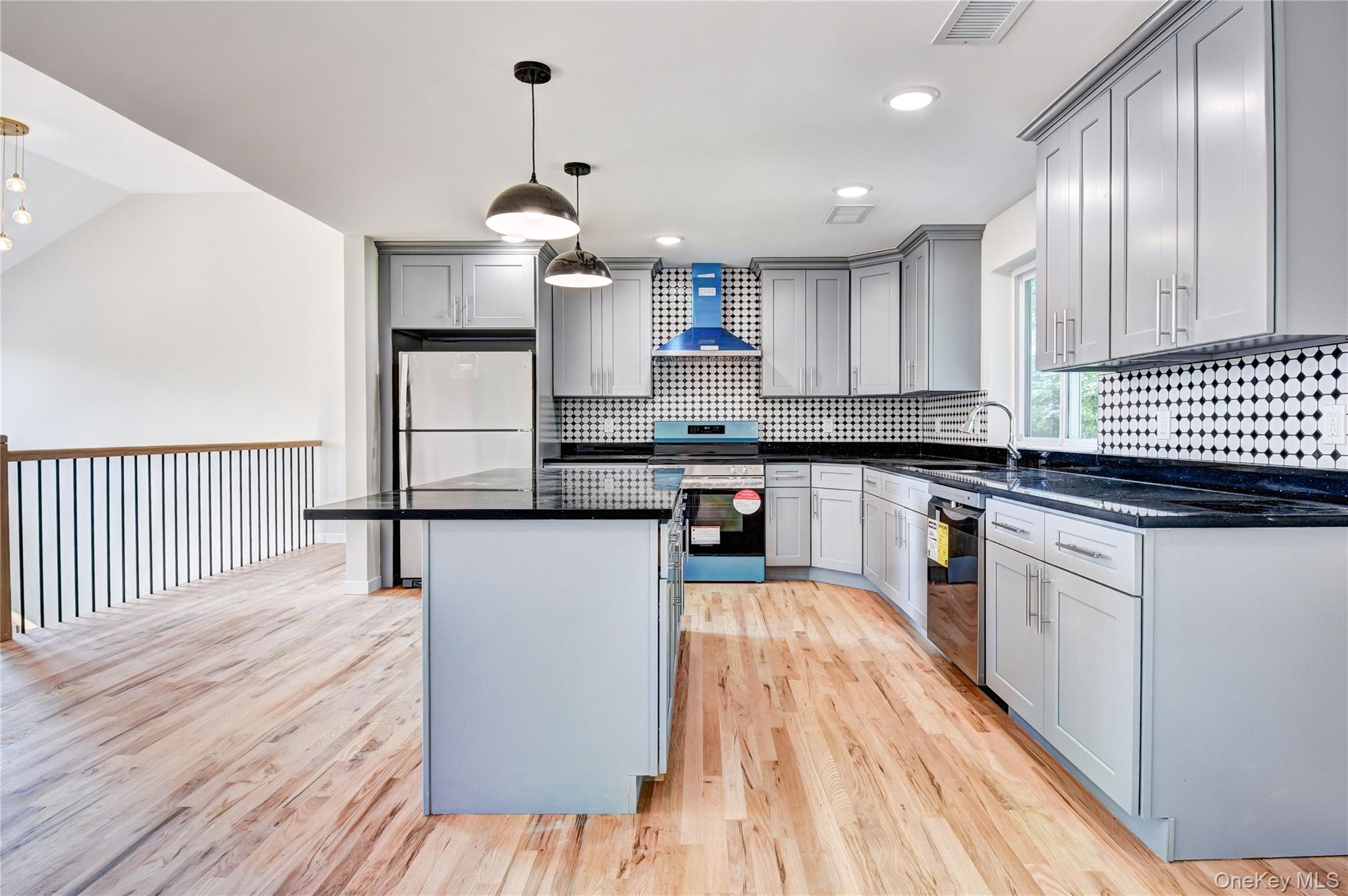 #8 photo, 9 Black Gum Court, Newburgh , NY 12550