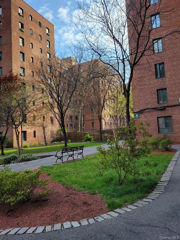 #13 photo, 1503 Metropolitan Avenue, Бронкс ‖ Bronx , NY 10462