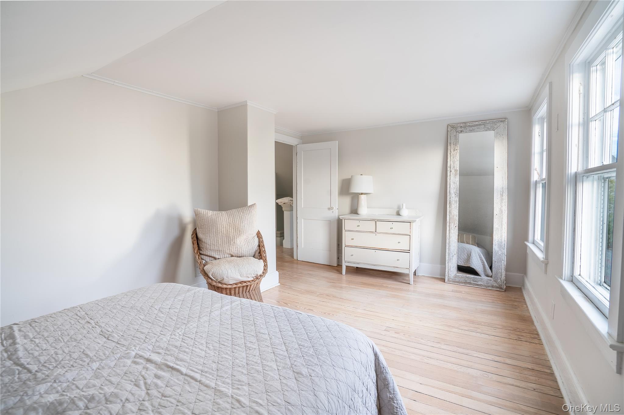 #15 photo, 210 5th Street, Саффолк ‖ Greenport , NY 11944