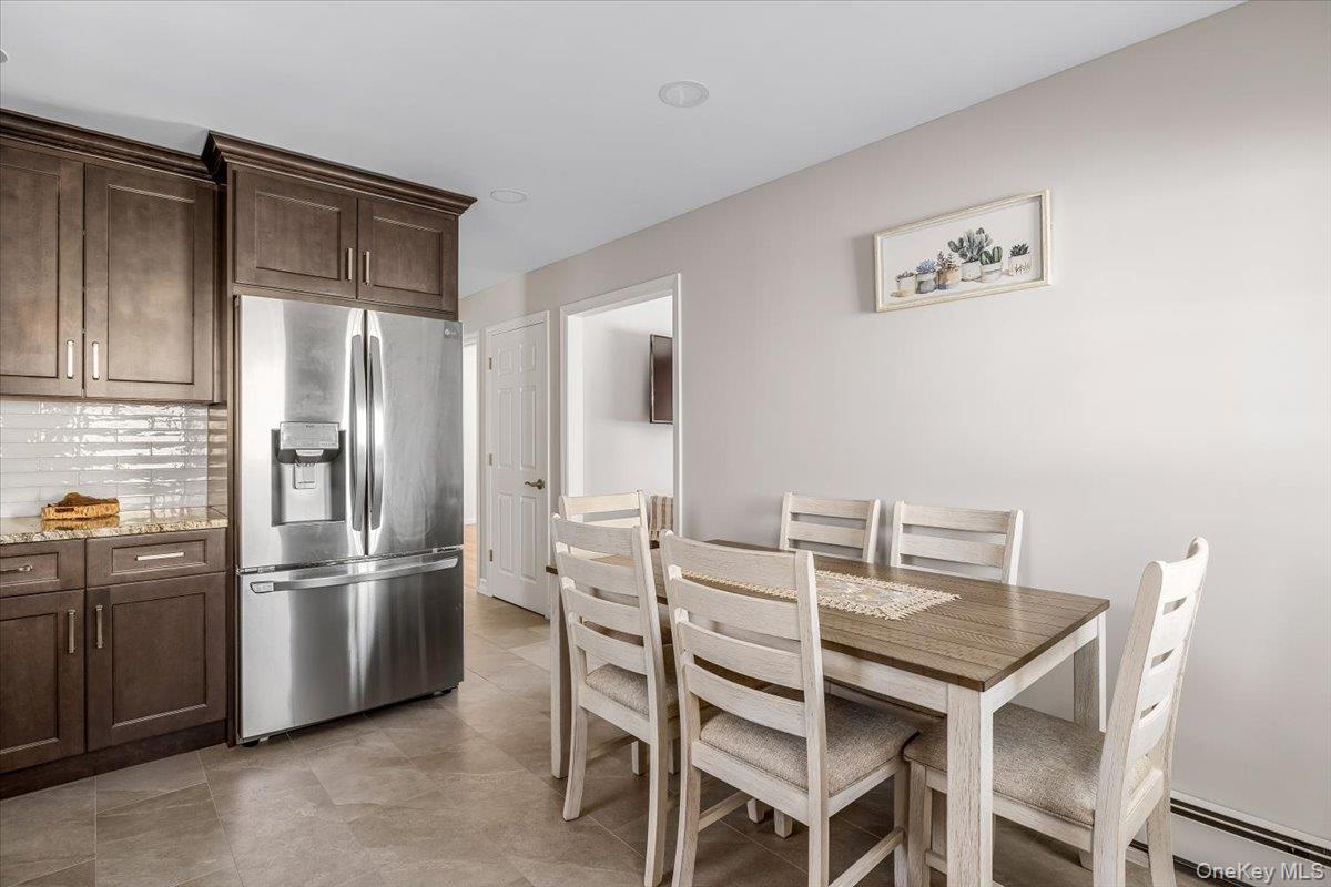 #10 photo, 690 N Hamilton Avenue, Lindenhurst , NY 11757