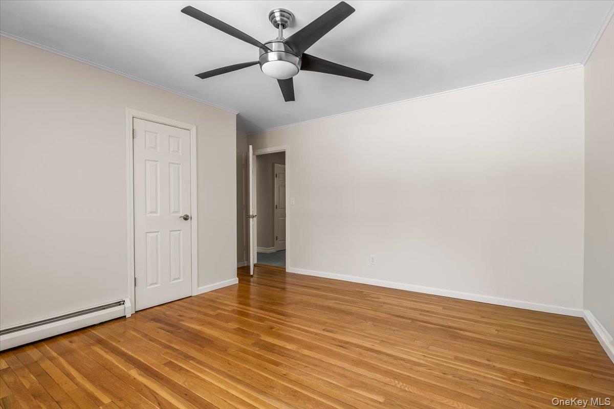 #13 photo, 690 N Hamilton Avenue, Lindenhurst , NY 11757