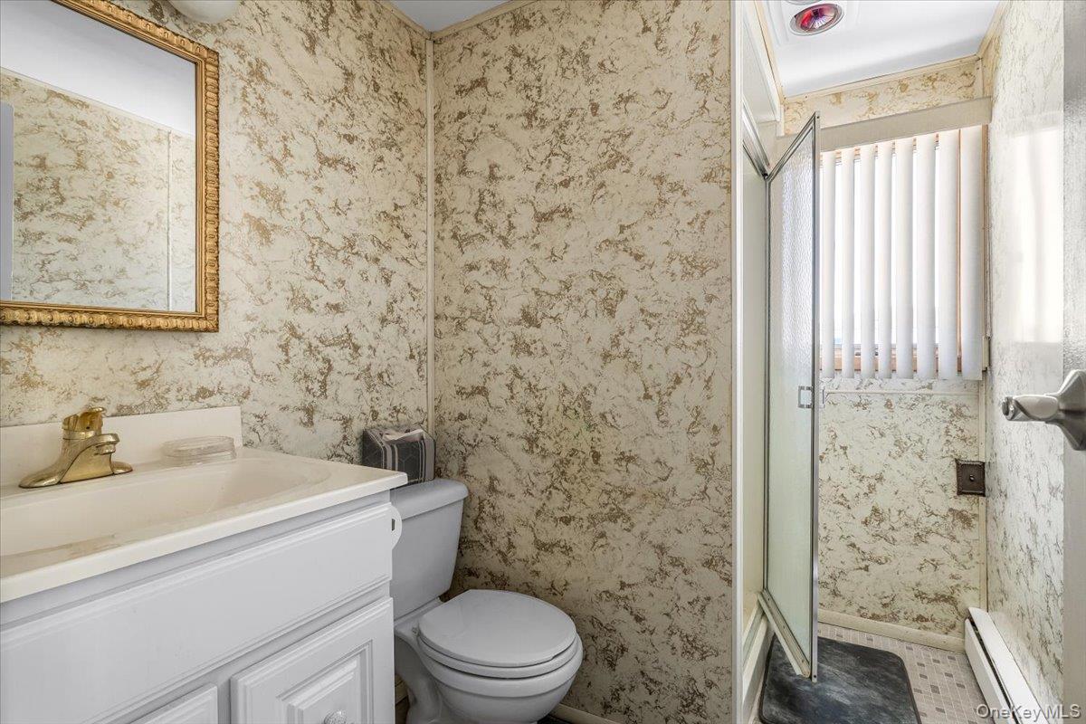 #17 photo, 690 N Hamilton Avenue, Lindenhurst , NY 11757