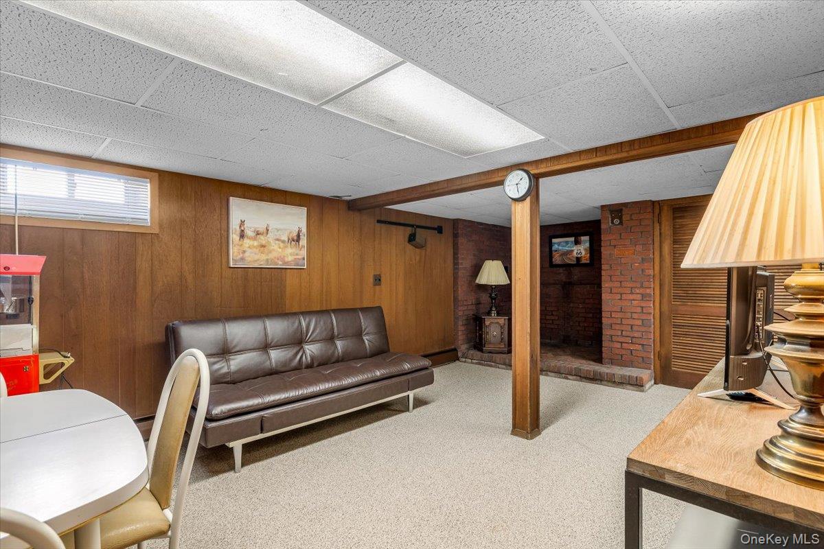 #19 photo, 690 N Hamilton Avenue, Lindenhurst , NY 11757