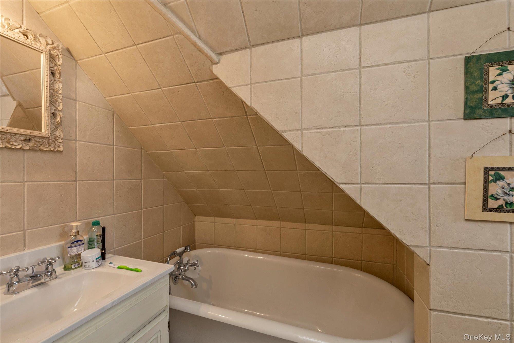 #15 photo, 24 Yale Avenue, Hewlett , NY 11557