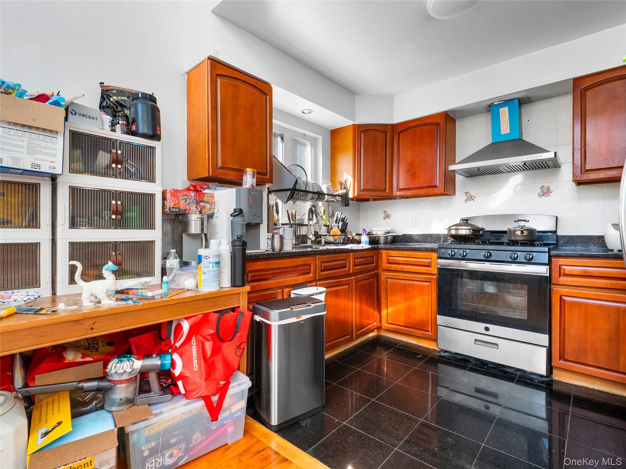 #10 photo, 24571 61st Avenue, Little Neck , NY 11362