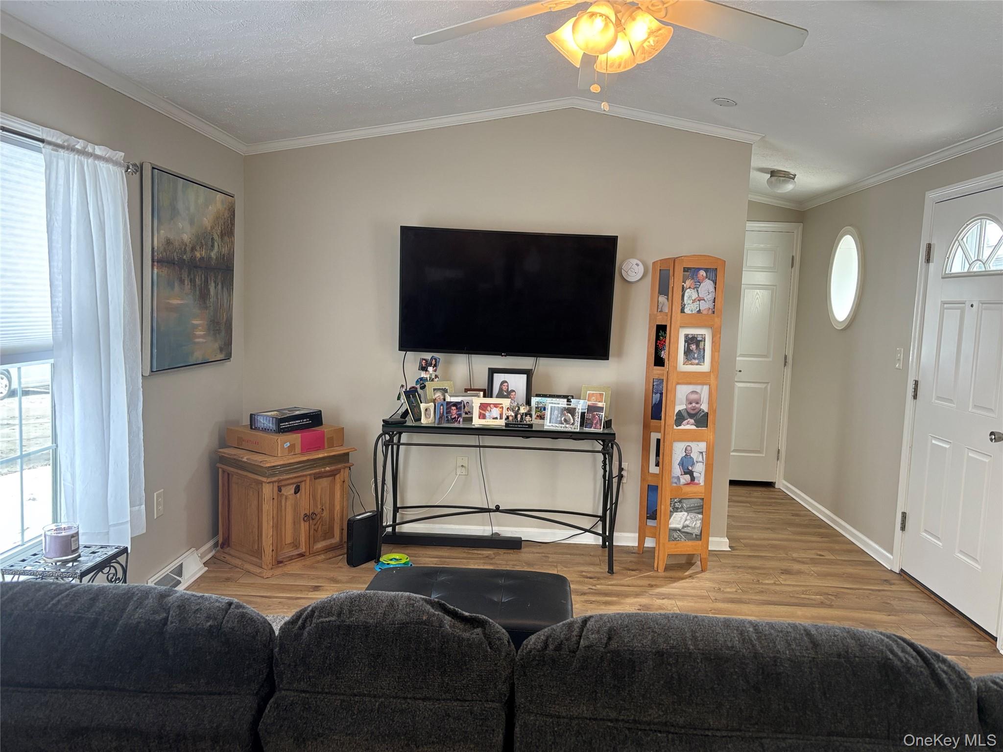 #16 photo, 1661 Old Country Road, Riverhead , NY 11901