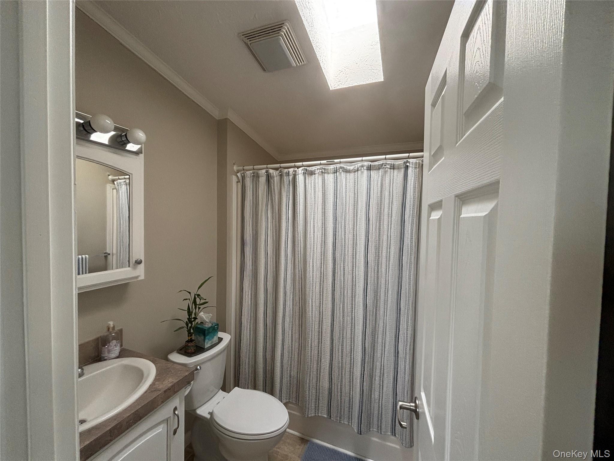 #9 photo, 1661 Old Country Road, Riverhead , NY 11901