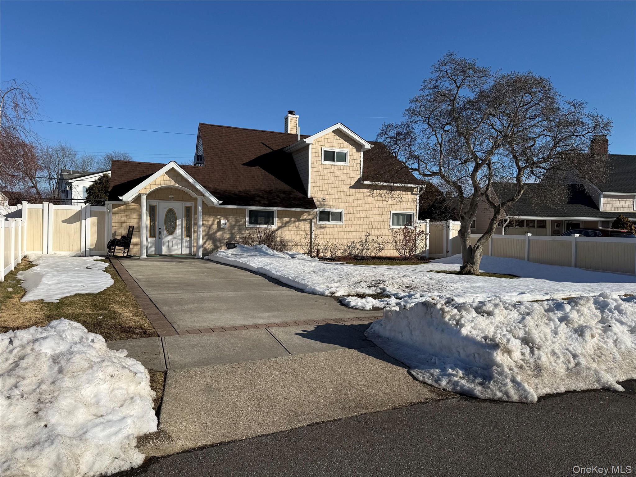 #2 photo, 116 Winter Lane, Hicksville , NY 11801