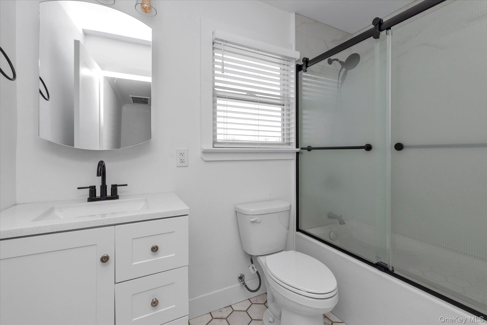 #18 photo, 3894 Sands Lane, ناسو Seaford , NY 11783