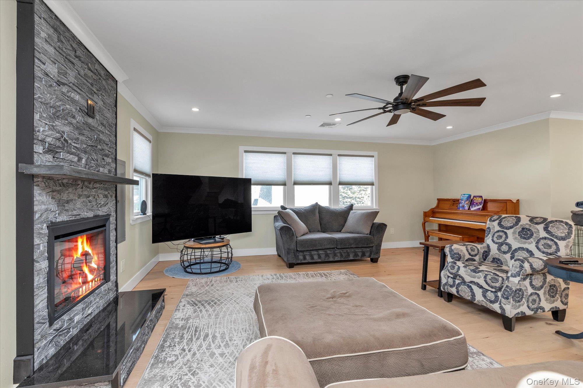 #2 photo, 3894 Sands Lane, ناسو Seaford , NY 11783