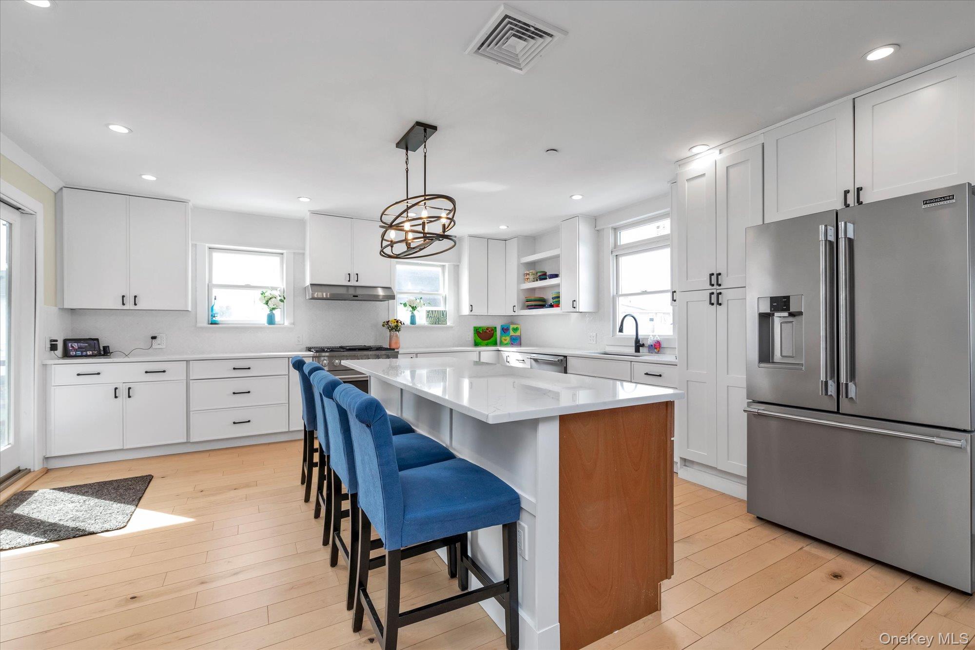 #9 photo, 3894 Sands Lane, ناسو Seaford , NY 11783