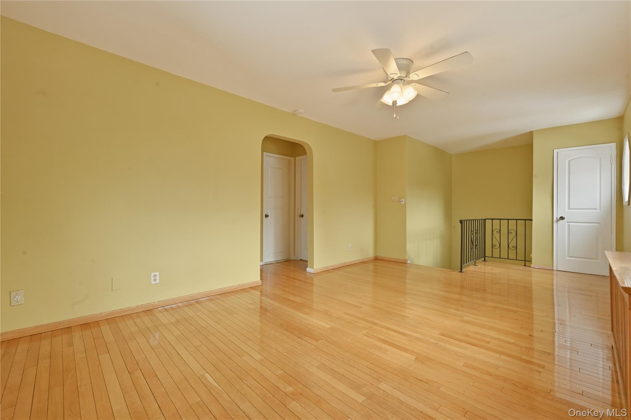 #10 photo, 263-33 73rd Avenue, קווינס Glen Oaks , NY 11004