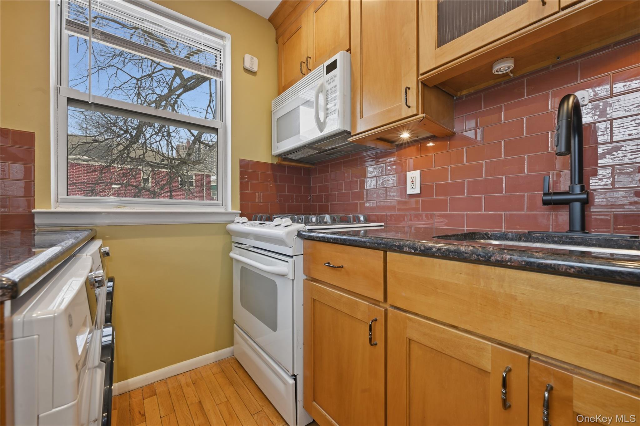 #15 photo, 263-33 73rd Avenue, קווינס Glen Oaks , NY 11004