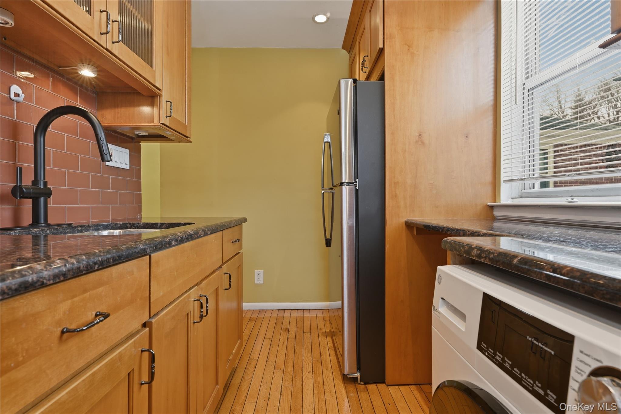 #17 photo, 263-33 73rd Avenue, קווינס Glen Oaks , NY 11004