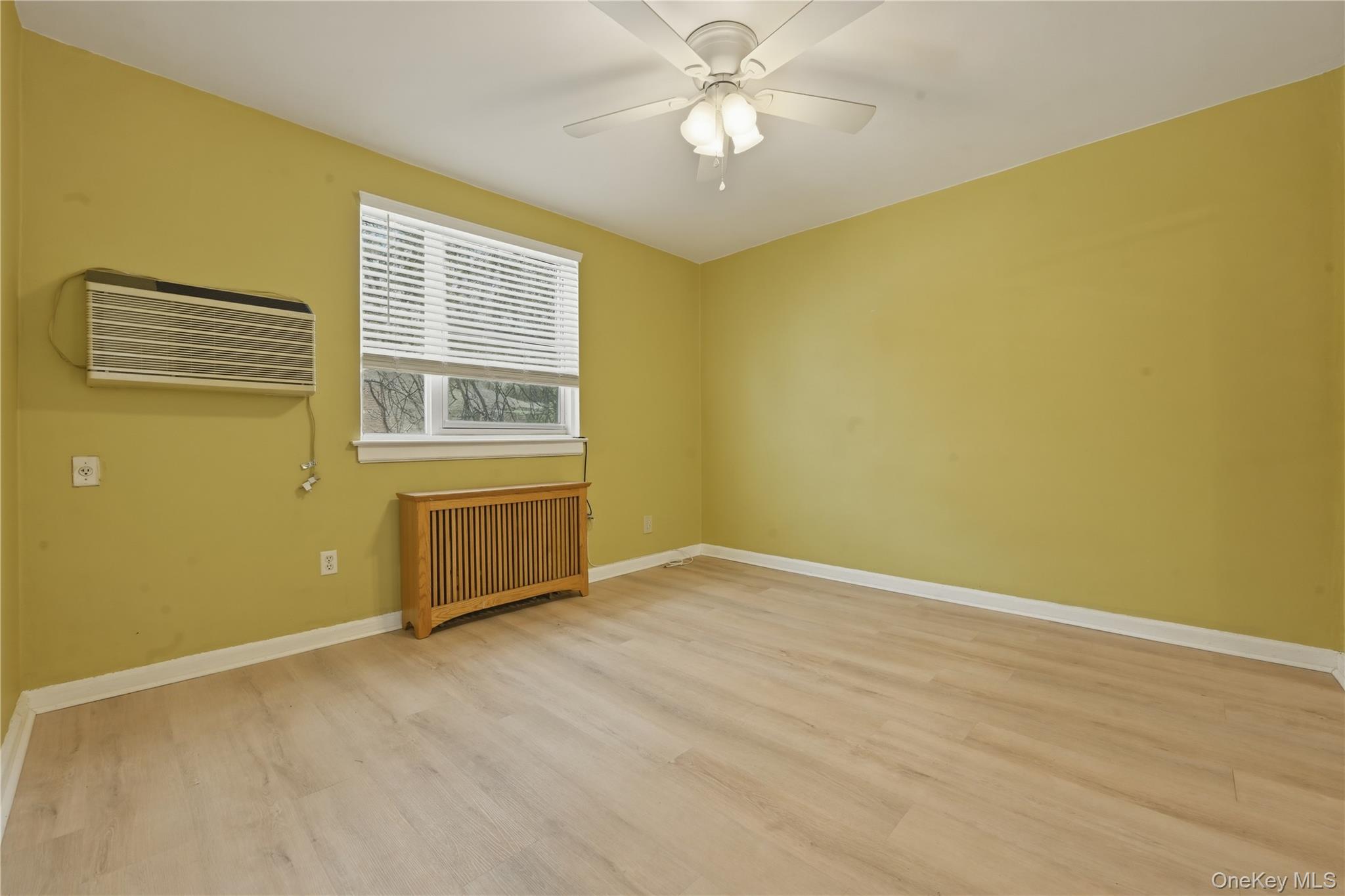 #18 photo, 263-33 73rd Avenue, קווינס Glen Oaks , NY 11004