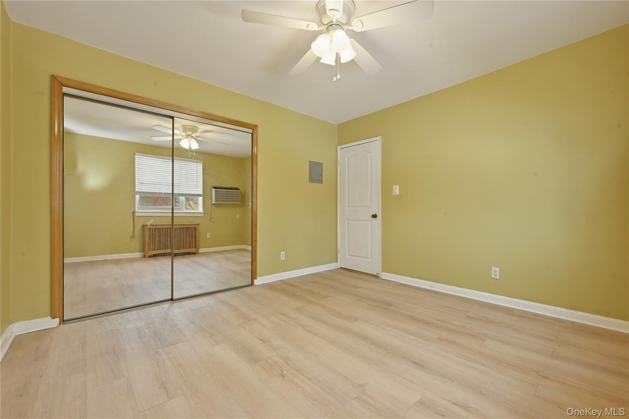 #20 photo, 263-33 73rd Avenue, קווינס Glen Oaks , NY 11004