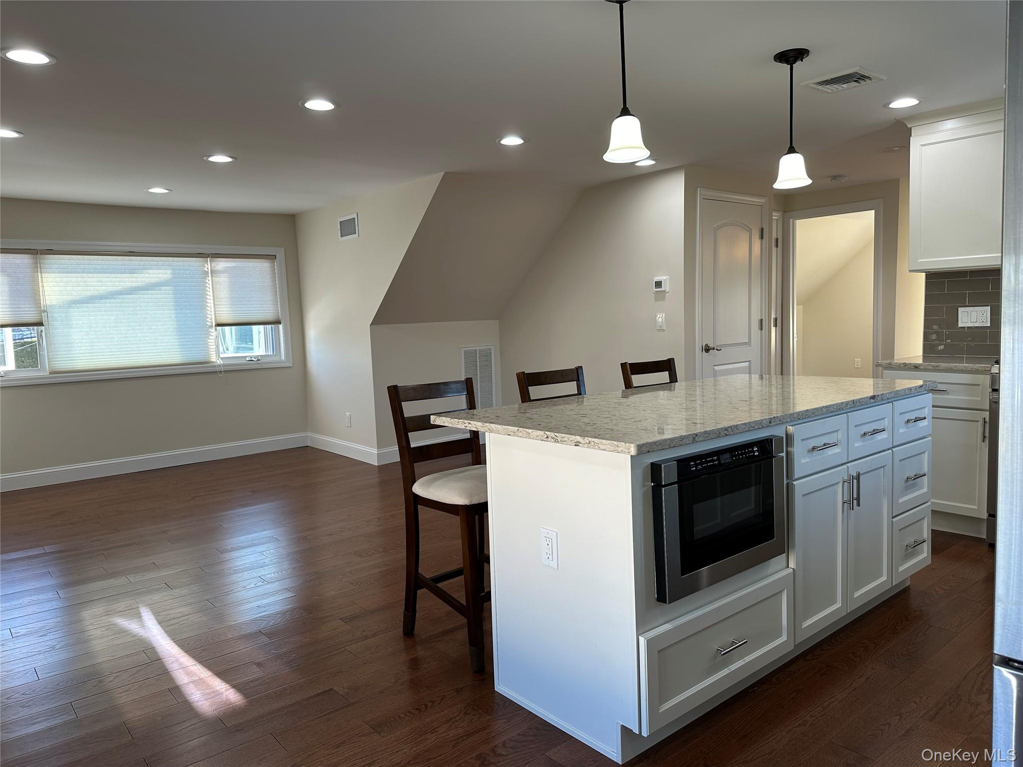 #4 photo, 59 New Hampshire Avenue, ناسو Massapequa , NY 11758