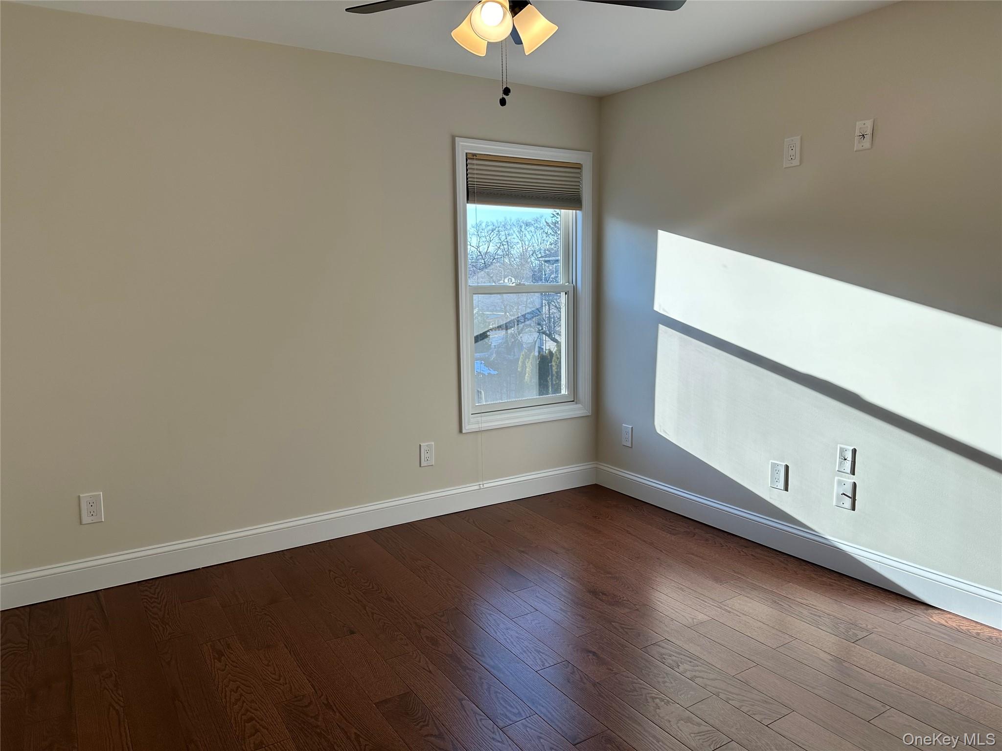 #7 photo, 59 New Hampshire Avenue, ناسو Massapequa , NY 11758