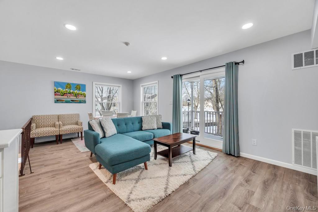 #11 photo, 348 Artist Lake Drive, Middle Island , NY 11953