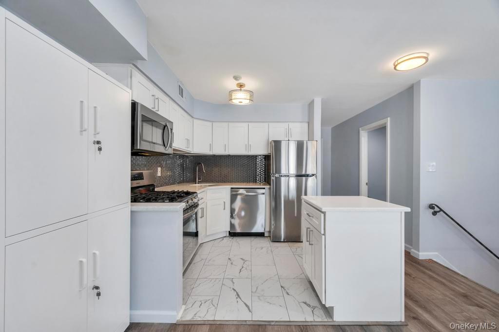 #15 photo, 348 Artist Lake Drive, Middle Island , NY 11953