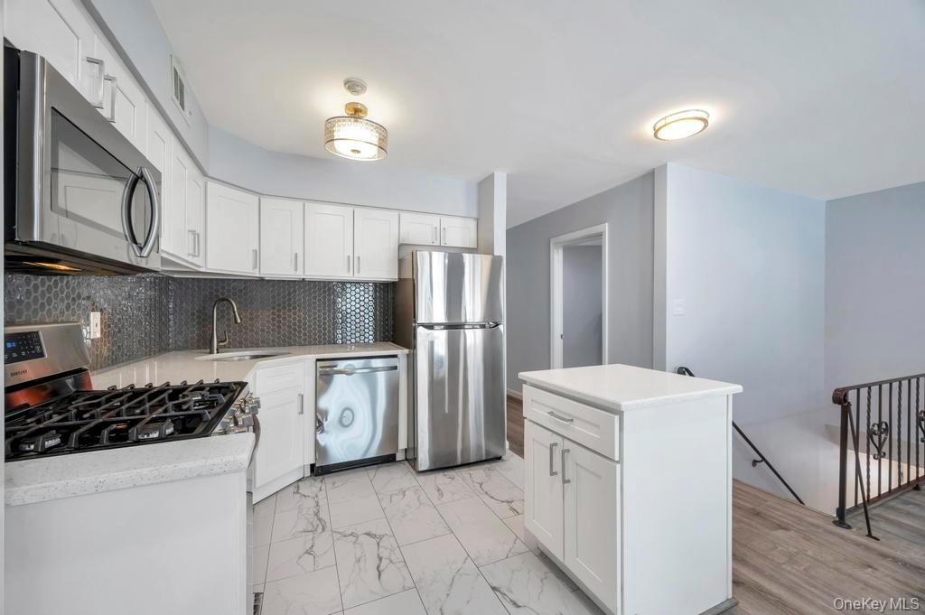 #16 photo, 348 Artist Lake Drive, Middle Island , NY 11953