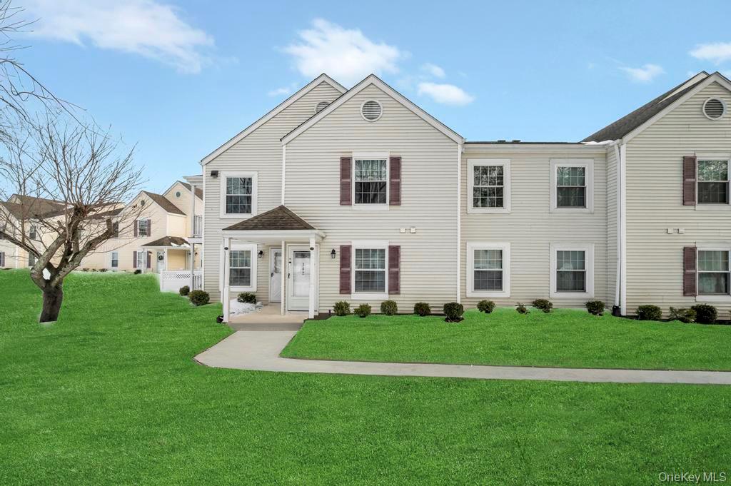 #4 photo, 348 Artist Lake Drive, Middle Island , NY 11953