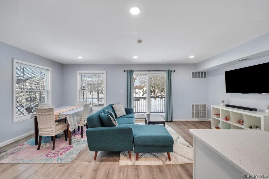 #7 photo, 348 Artist Lake Drive, Middle Island , NY 11953