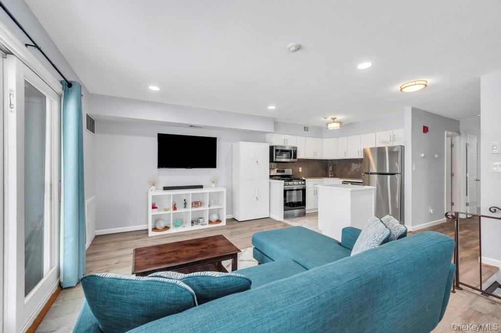 #9 photo, 348 Artist Lake Drive, Middle Island , NY 11953