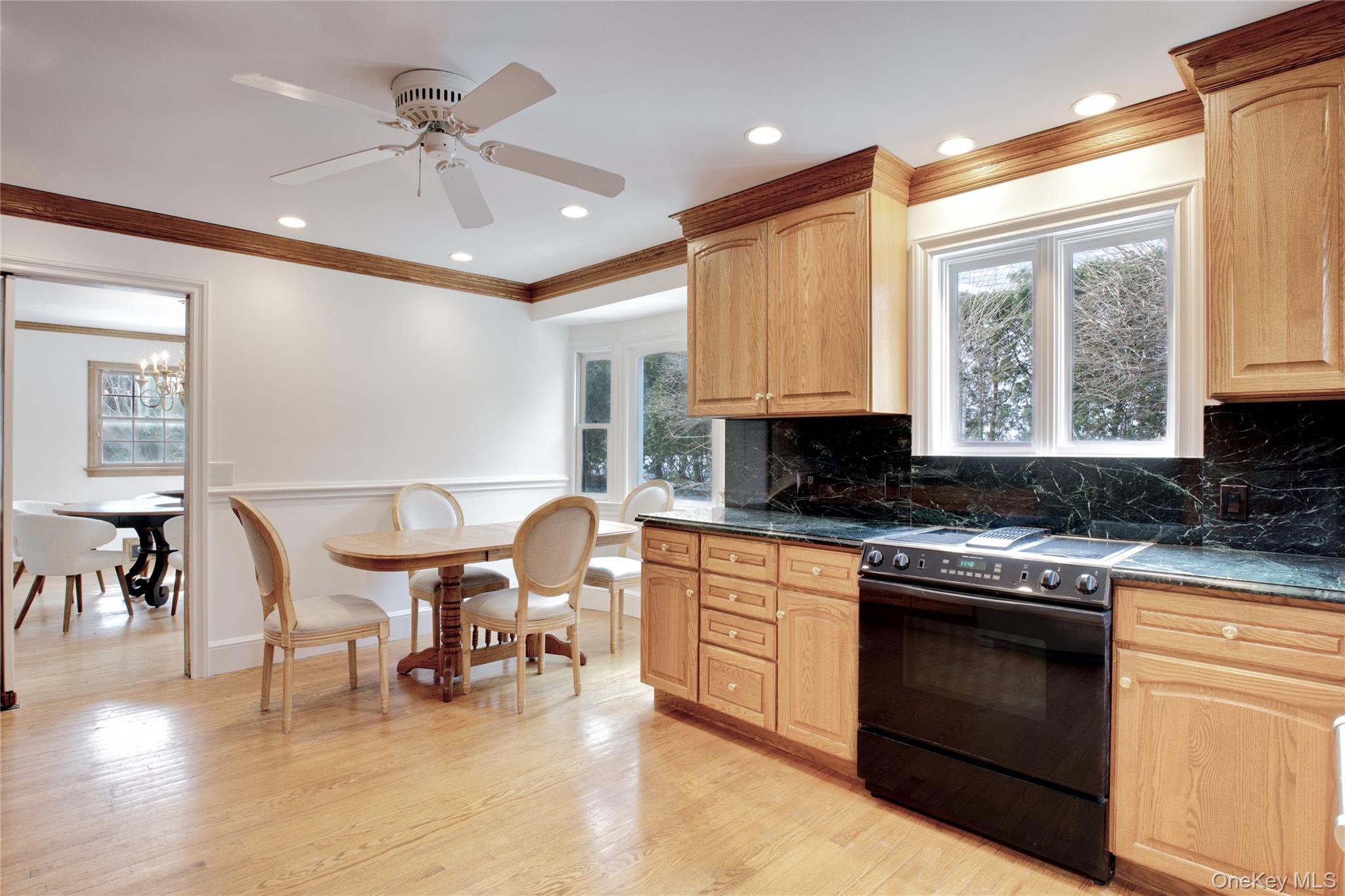 #10 photo, 448 Abbey Road, Manhasset , NY 11030