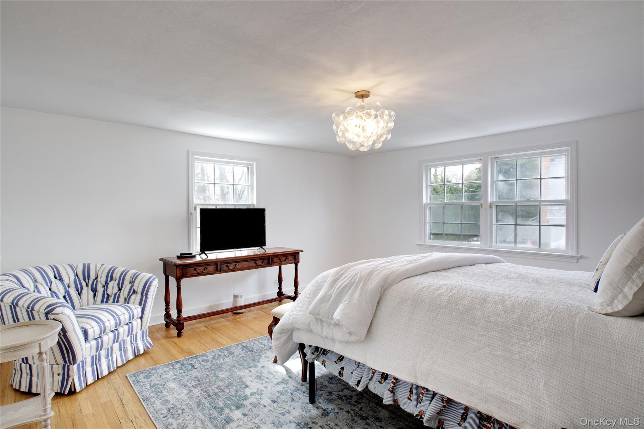 #14 photo, 448 Abbey Road, Manhasset , NY 11030