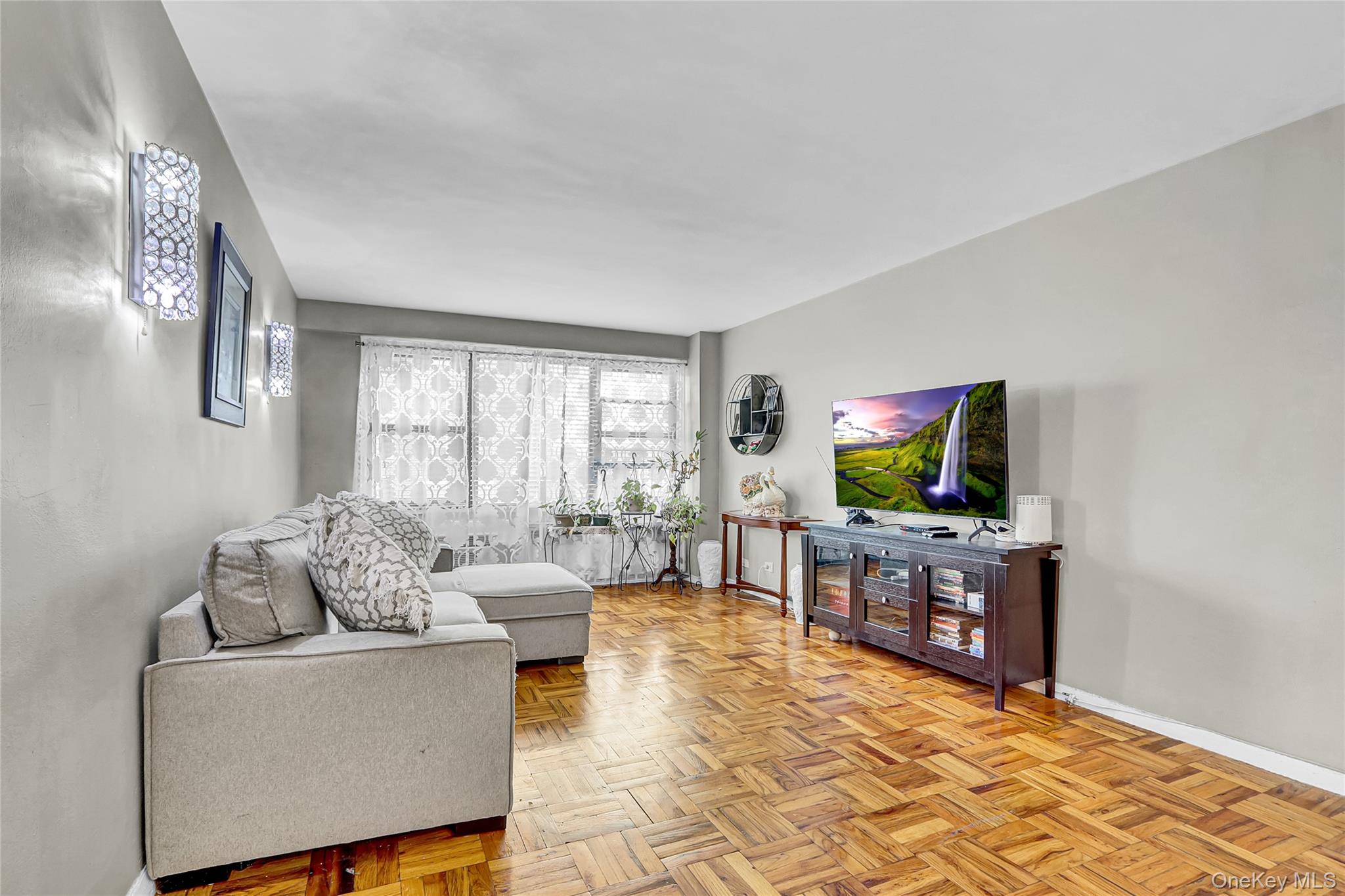 #4 photo, 123-40 83rd Avenue, Kew Gardens , NY 11415